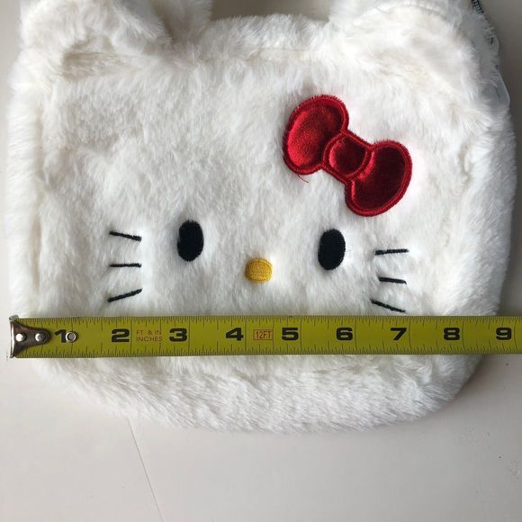 Hello Kitty Plush Cross Body Bag - Picture 6 of 7